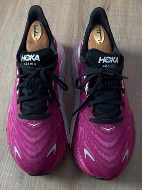 Hoka One One Arahi 6 Womens 9 B Shoes Pink Fuchsia Running Walking Athletic